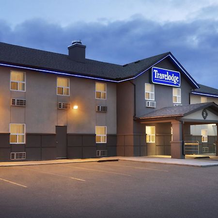 Travelodge By Wyndham Kindersley Exterior foto