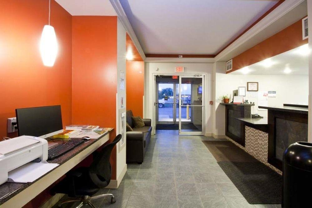 Travelodge By Wyndham Kindersley Exterior foto