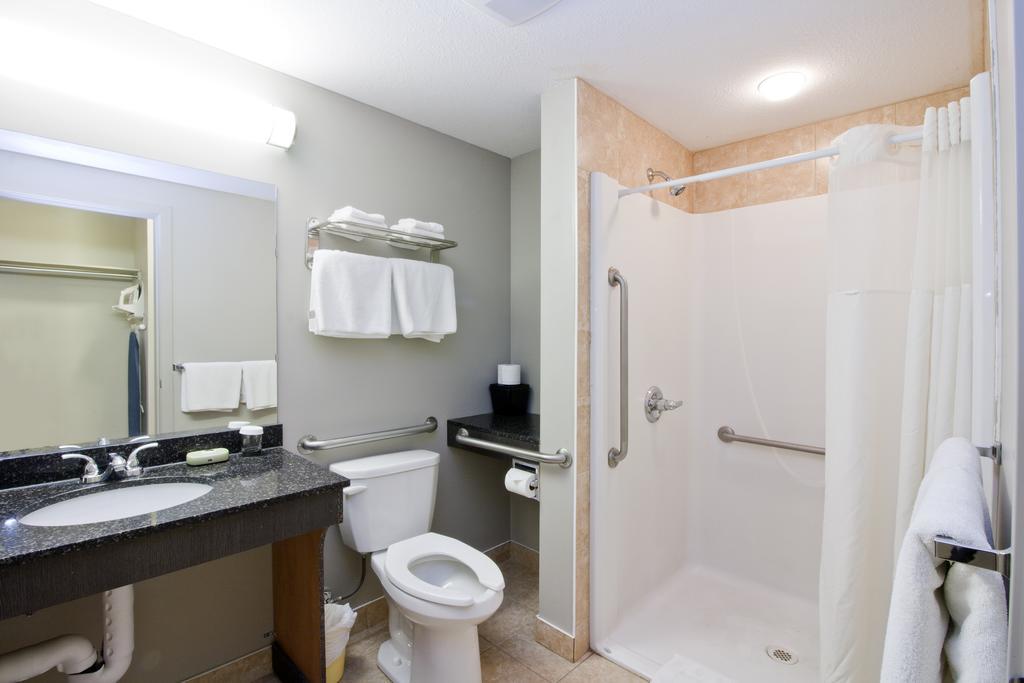 Travelodge By Wyndham Kindersley Zimmer foto