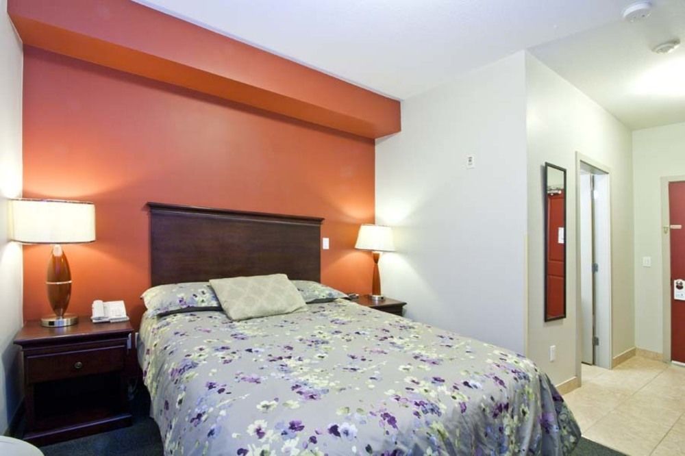 Travelodge By Wyndham Kindersley Exterior foto