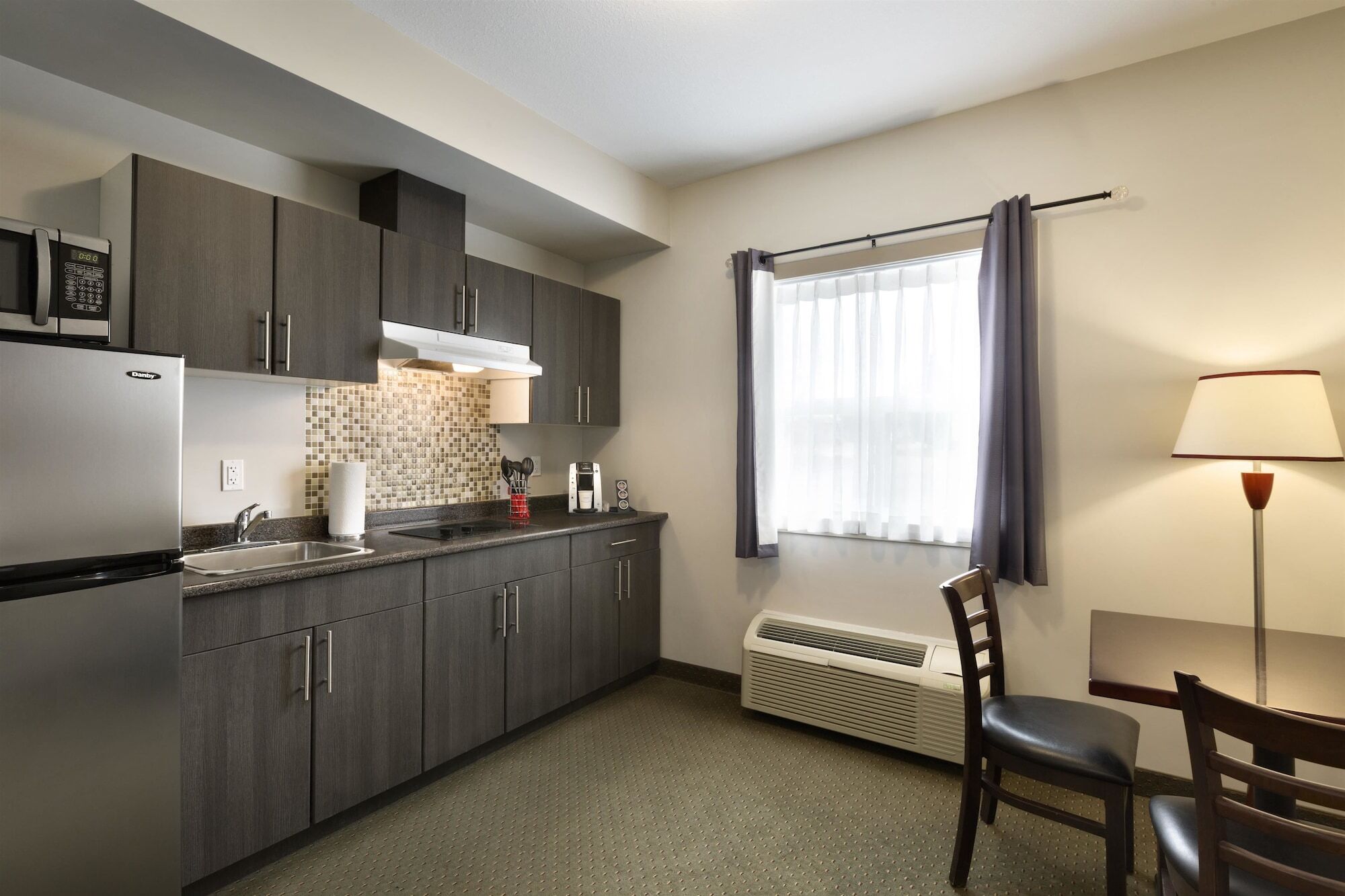 Travelodge By Wyndham Kindersley Exterior foto
