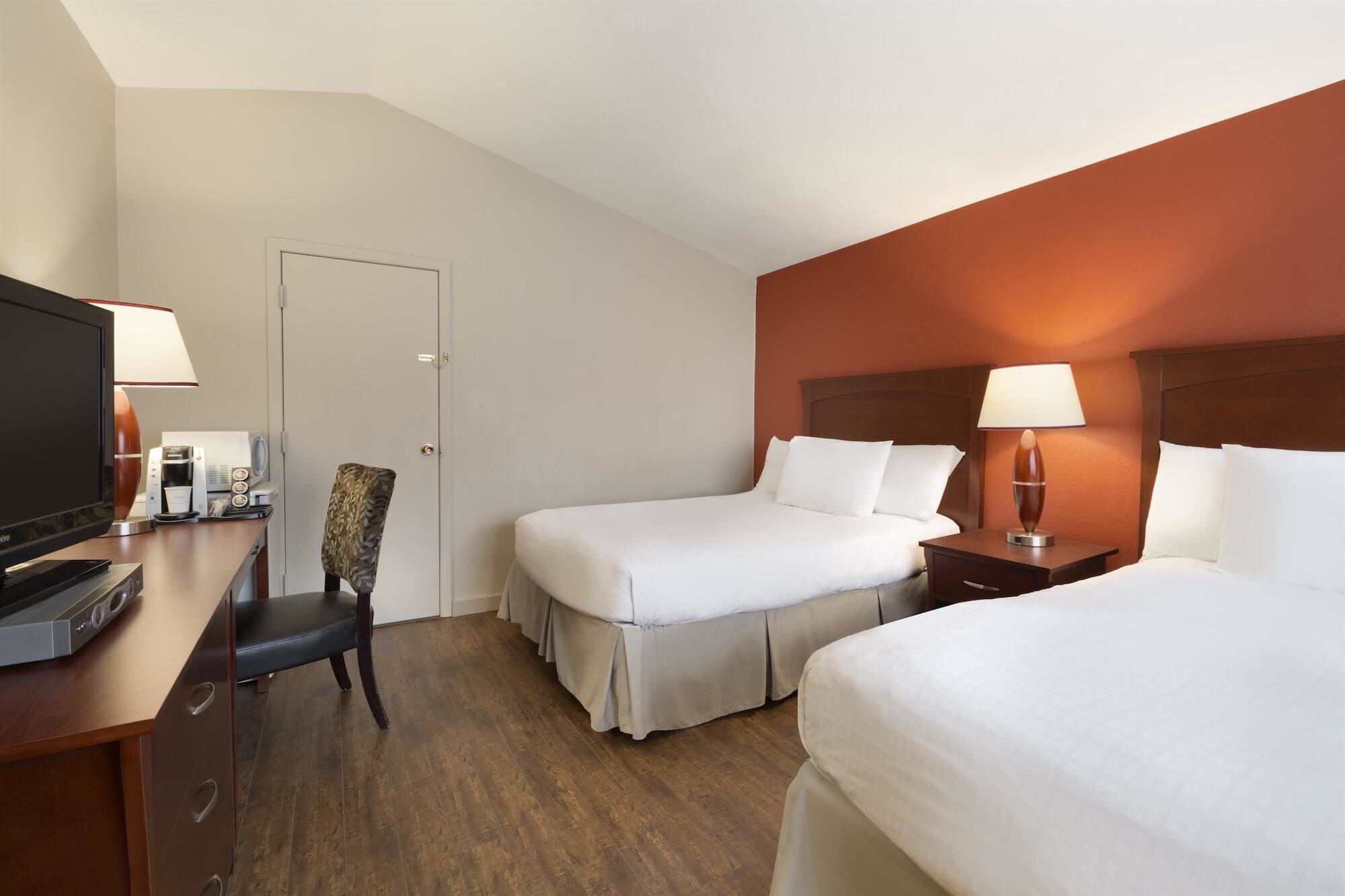 Travelodge By Wyndham Kindersley Exterior foto
